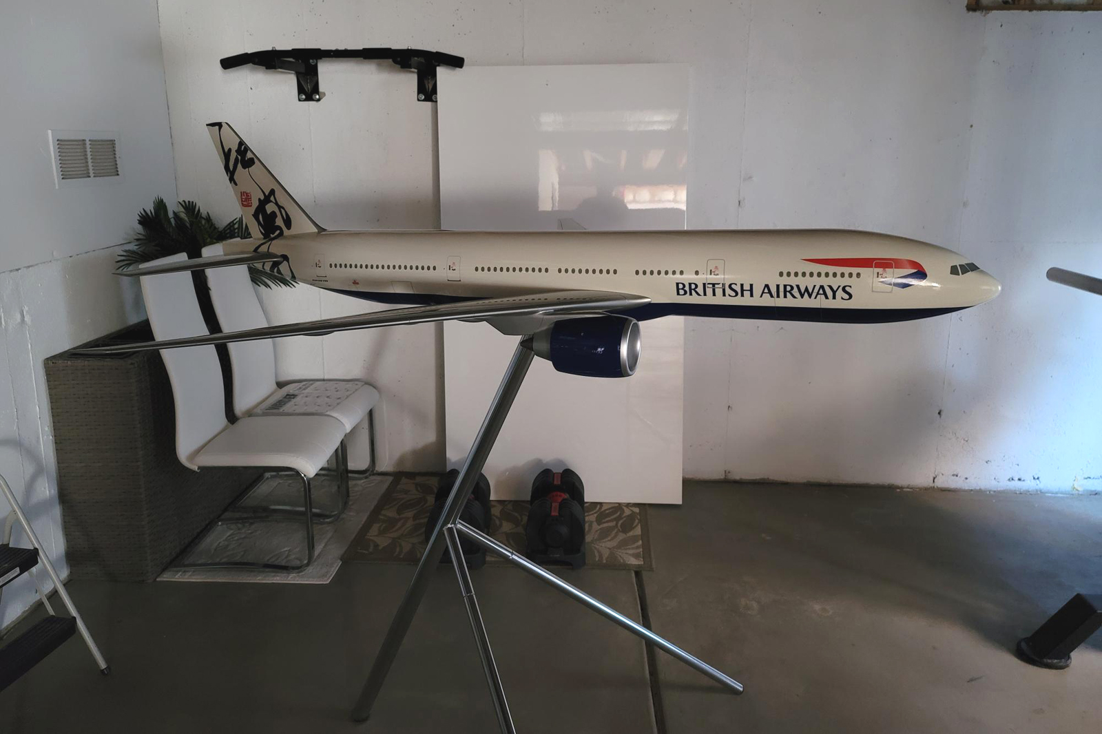 Space Models 1/36 British Airways Hong Kong Boeing 777-200 model for sale