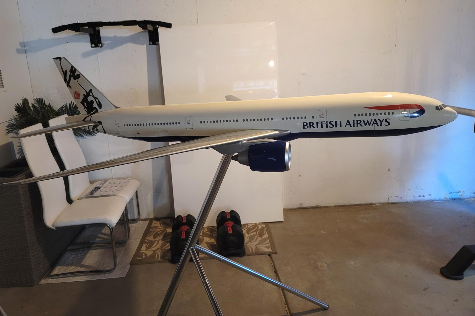 Space Models 1/36 British Airways Hong Kong Boeing 777-200 model for sale