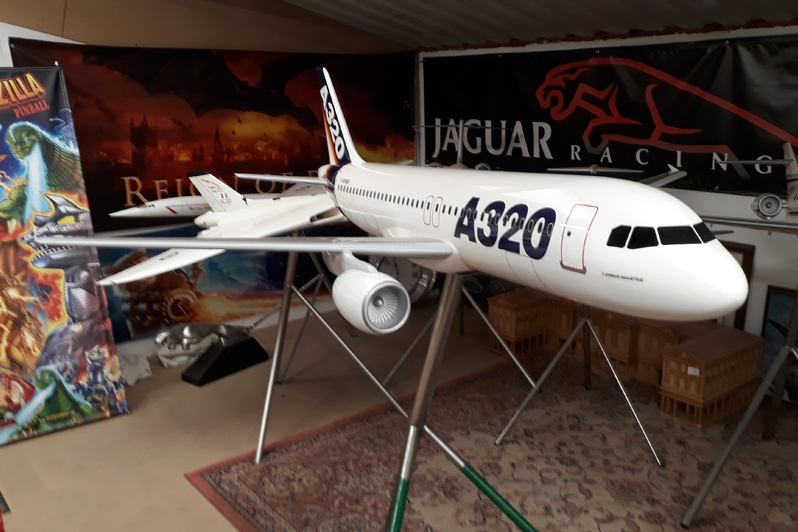 1/20 Airbus A320 model for sale