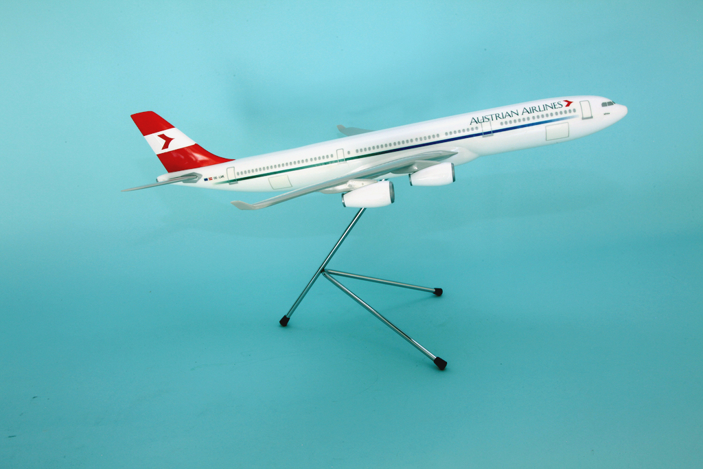 Airplast 1/100 Austrian Airbus A340 model for sale