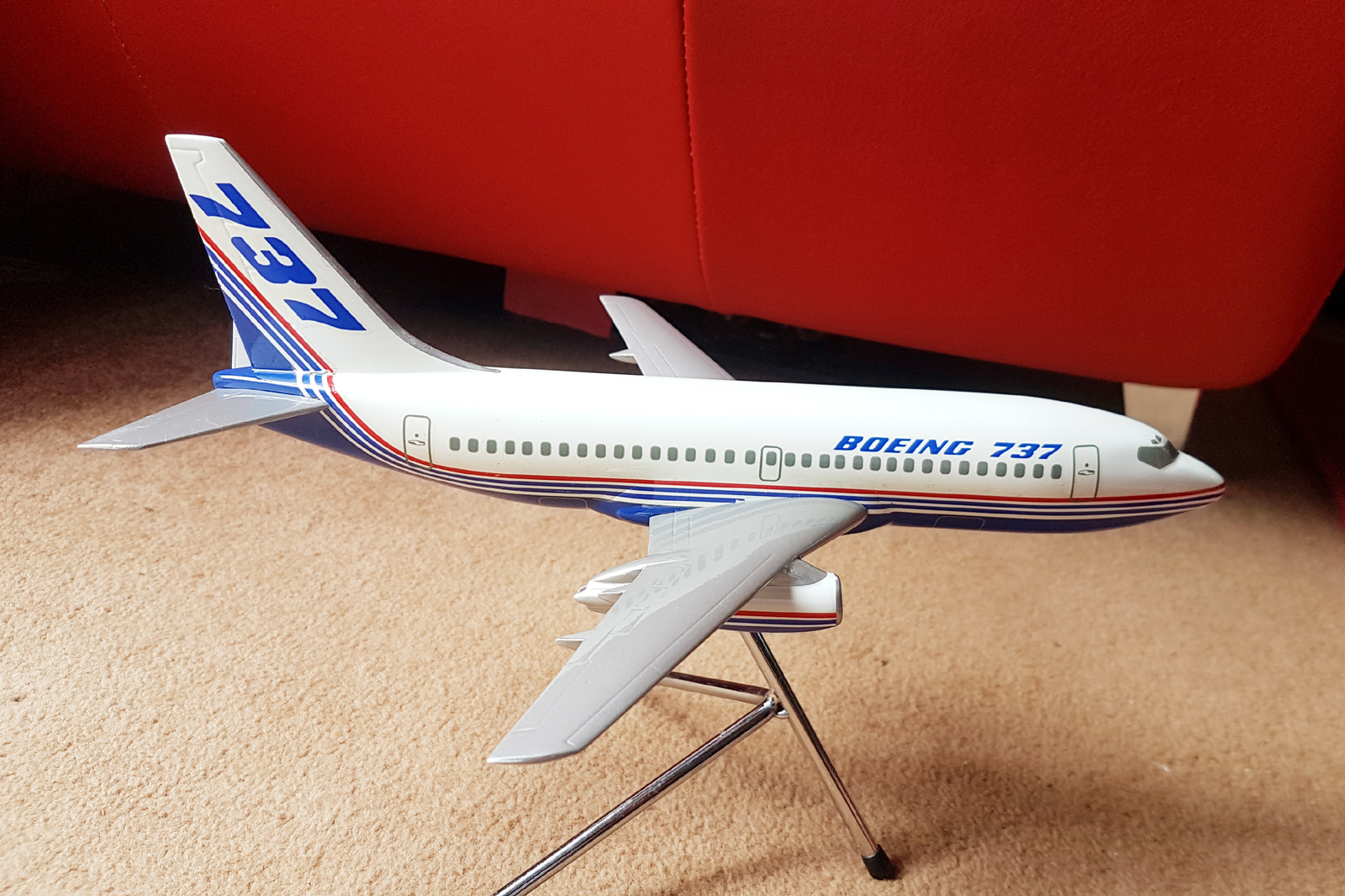 Space Models 1/100 Boeing 737-200