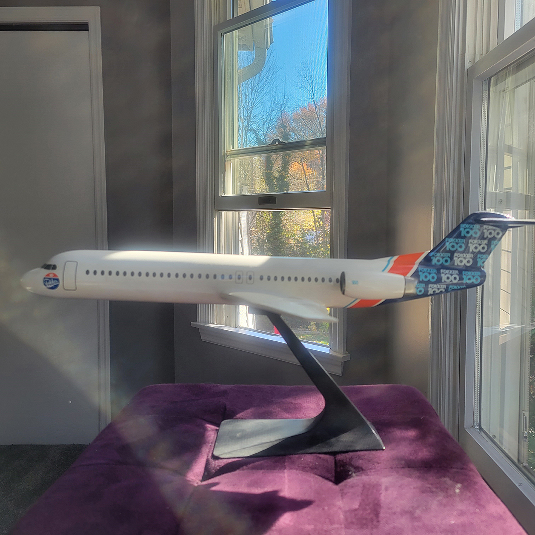 IMC 1/100 Fokker F-100 House colours model for sale