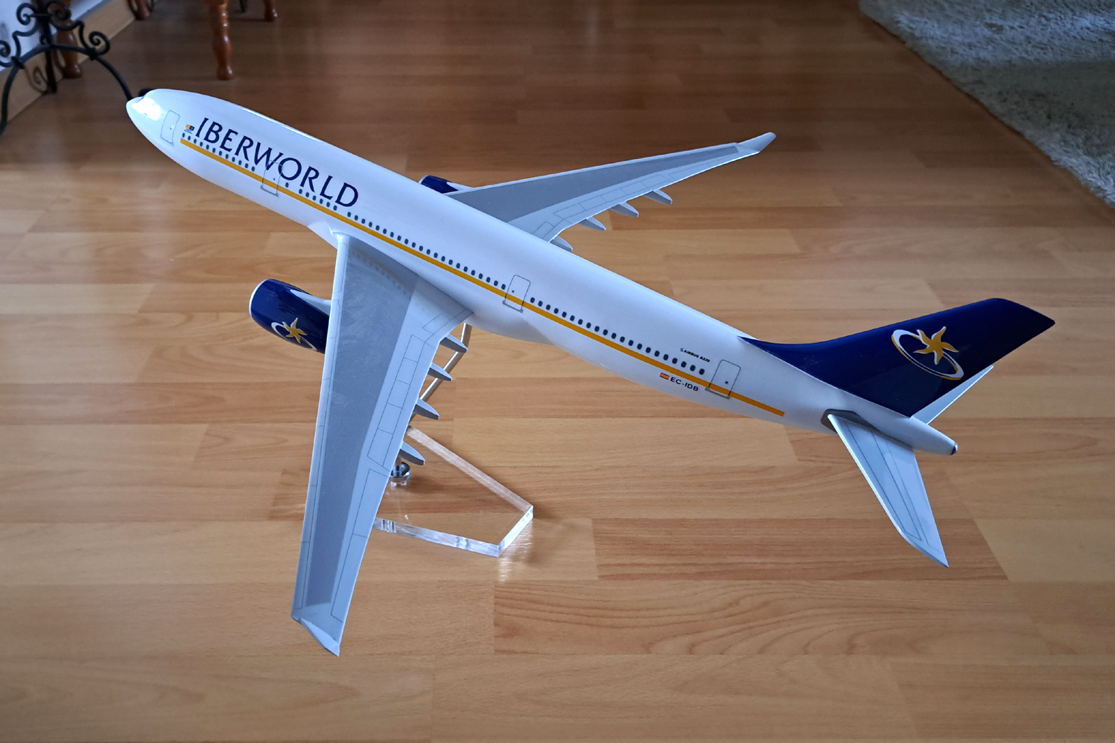 Graphideco 1/100 Iberworld Airbus A330 model for sale