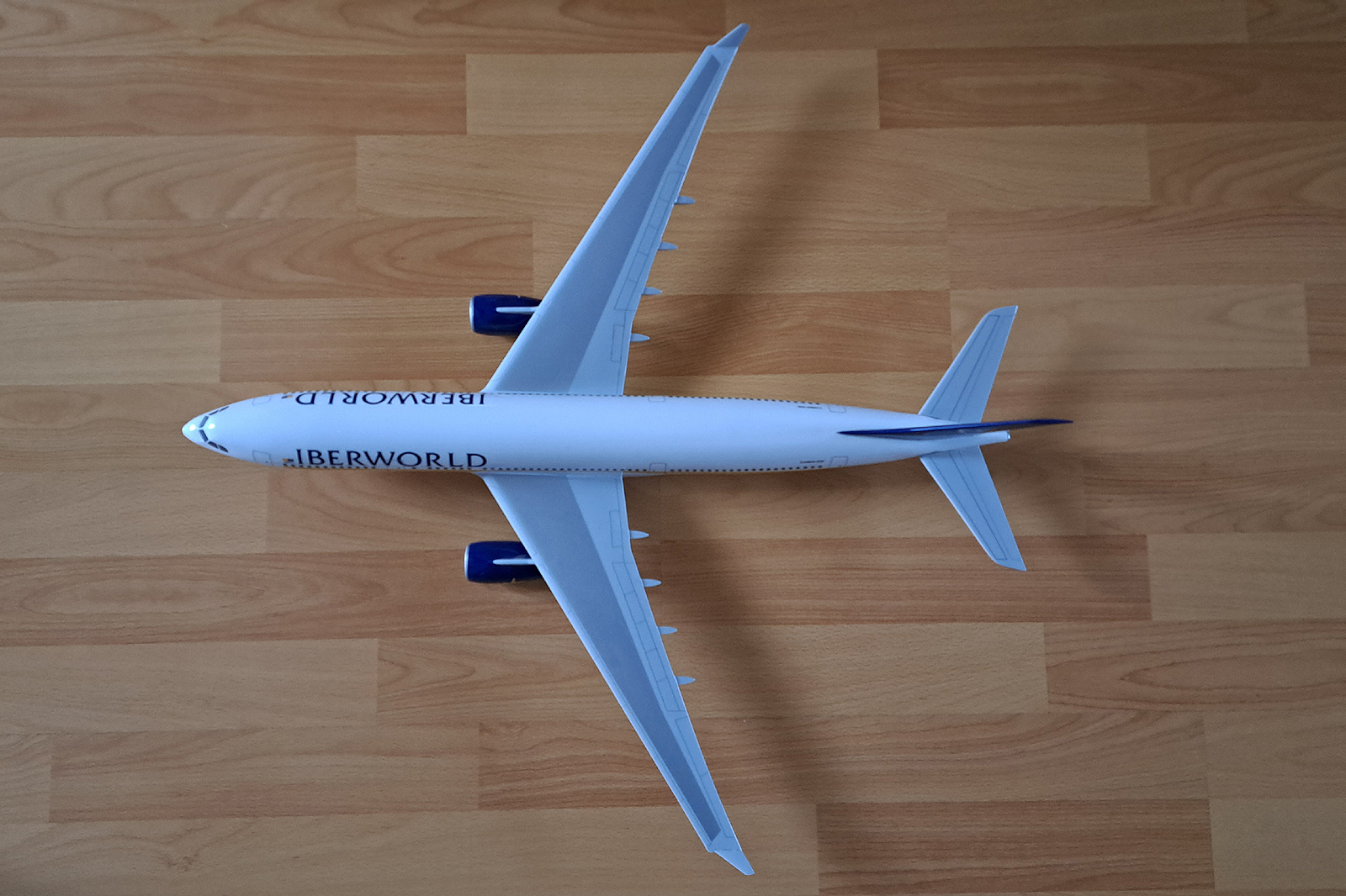 Graphideco 1/100 Iberworld Airbus A330 model for sale