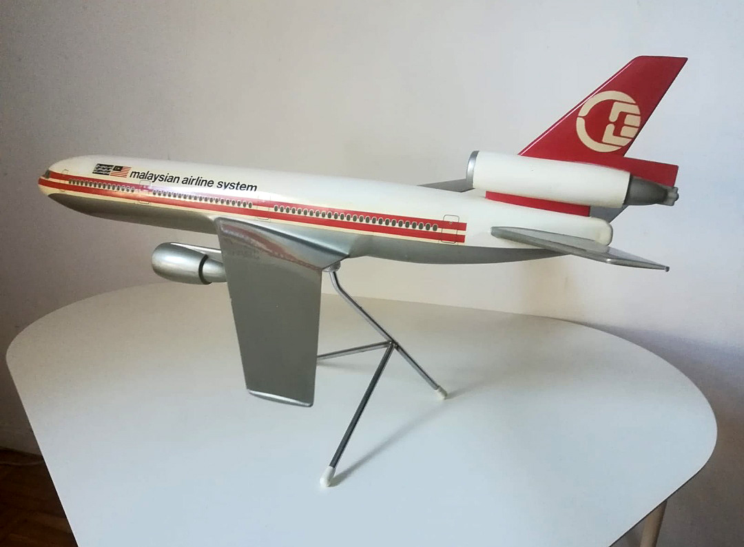 Airline Publication and sales /100 Malaysian Airlines System DC-10-30 model for sale