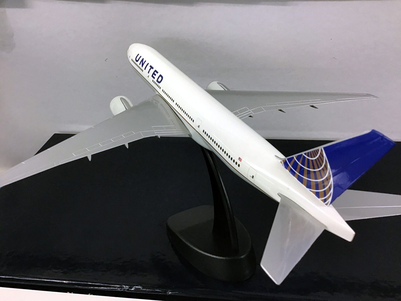 Pacific Miniatures Pacmin 1/200 United Boeing 777-200