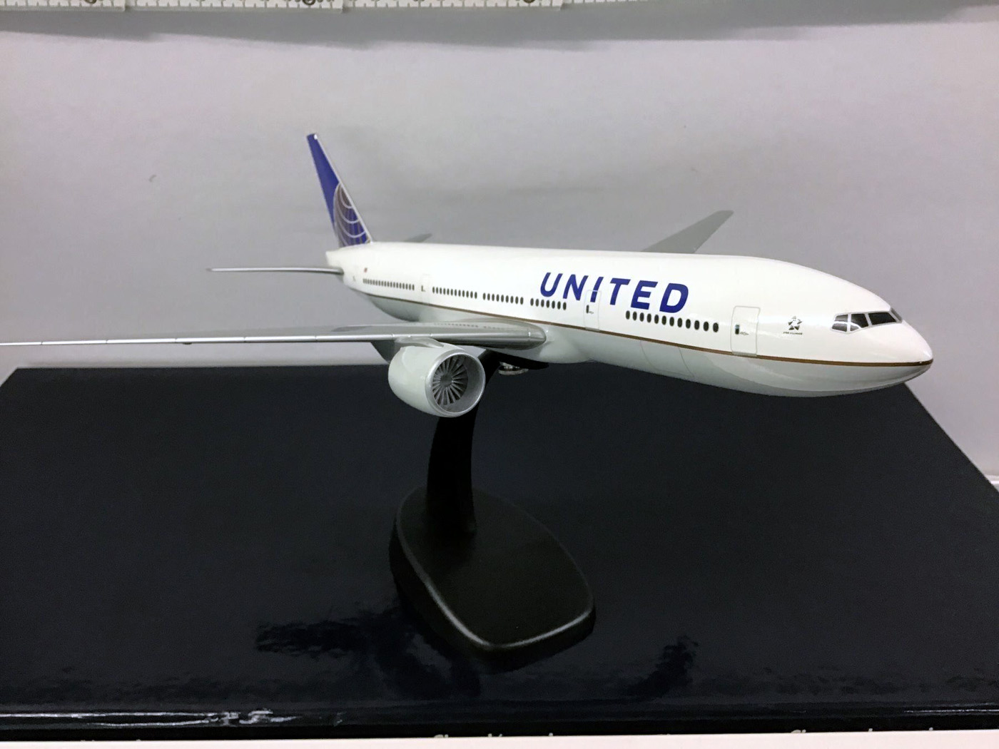 Pacific Miniatures Pacmin 1/200 United Boeing 777-200