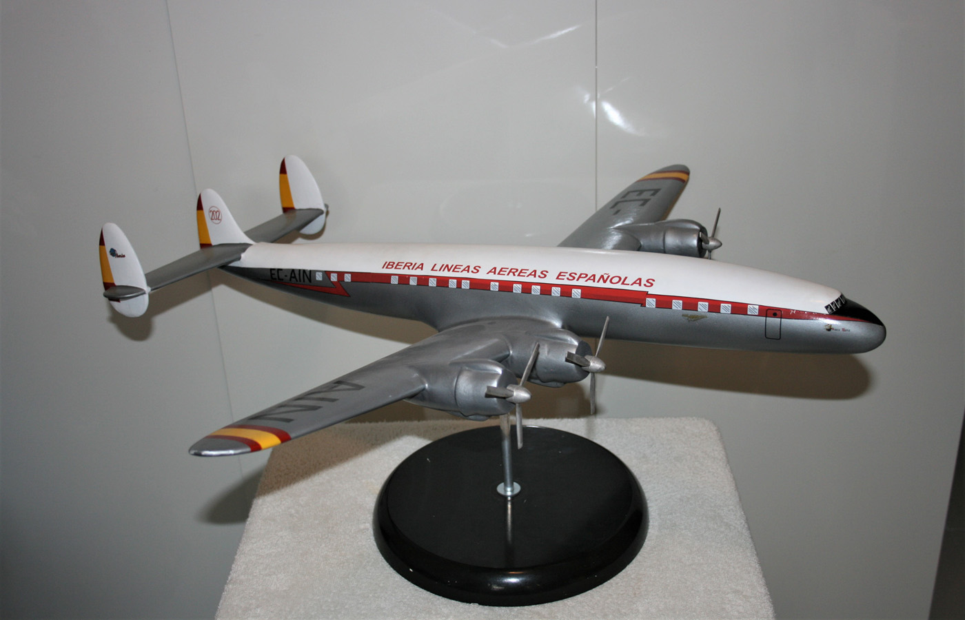 Peter V. Nelson 1/50 Iberia Lockheed L-1049 Super Constellatio