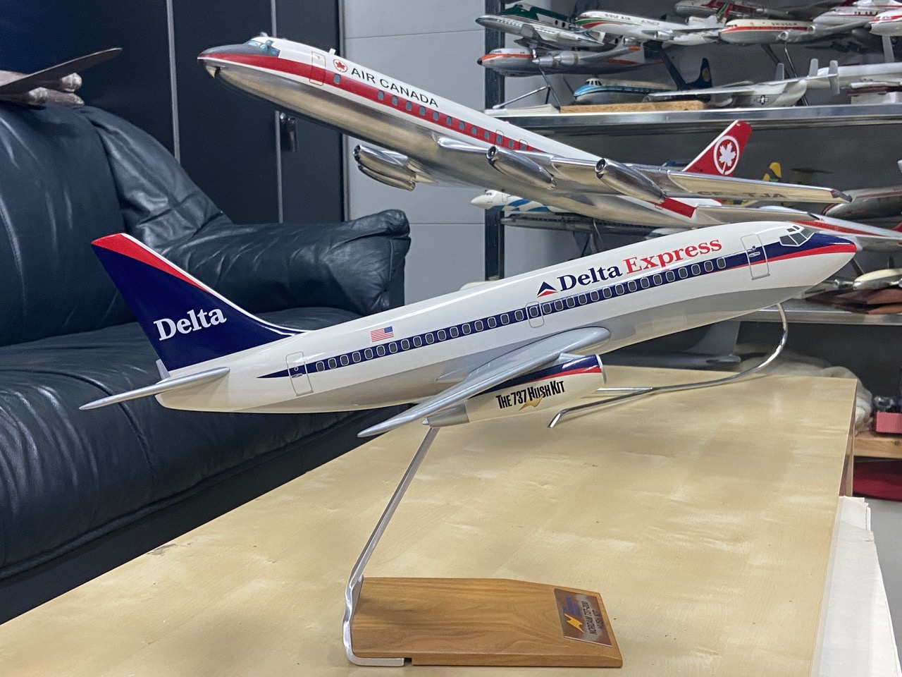 Pacmin 1/60 Delta Express Boeing 737-200 model for sale