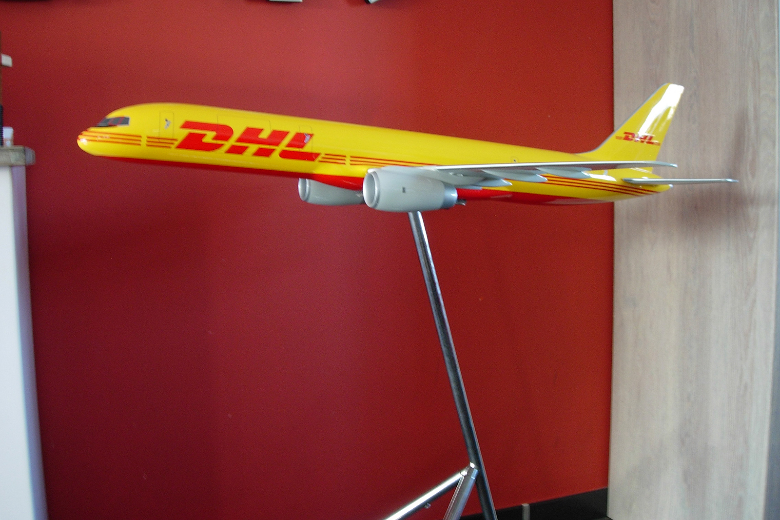 Pacmin 1/50 DHL Boeing 757-200 model for sale