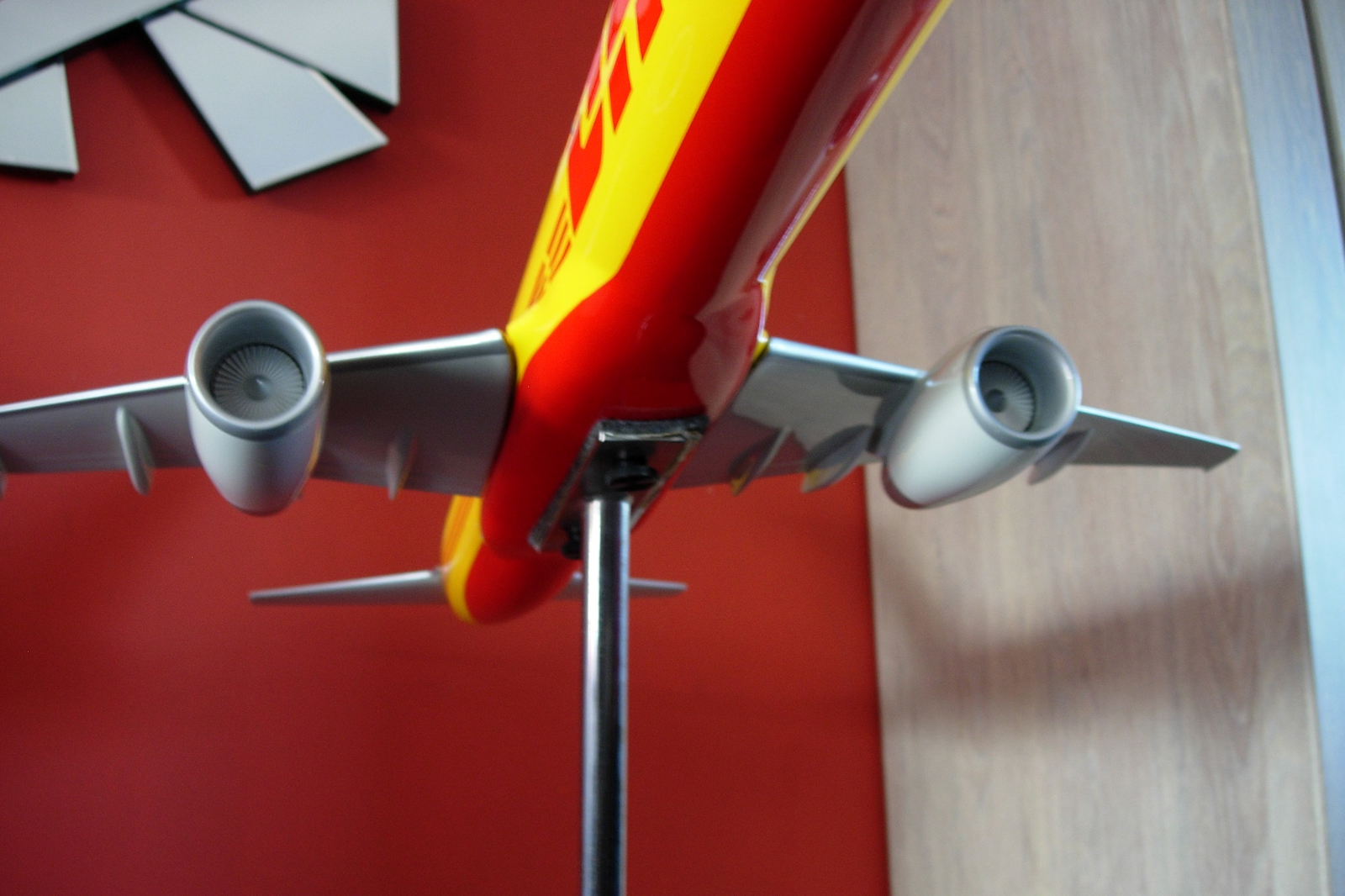 Pacmin 1/50 DHL Boeing 757-200 model for sale