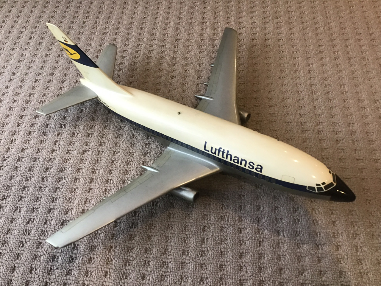 1/50 Lufthansa Boeing 737-100 model for sale