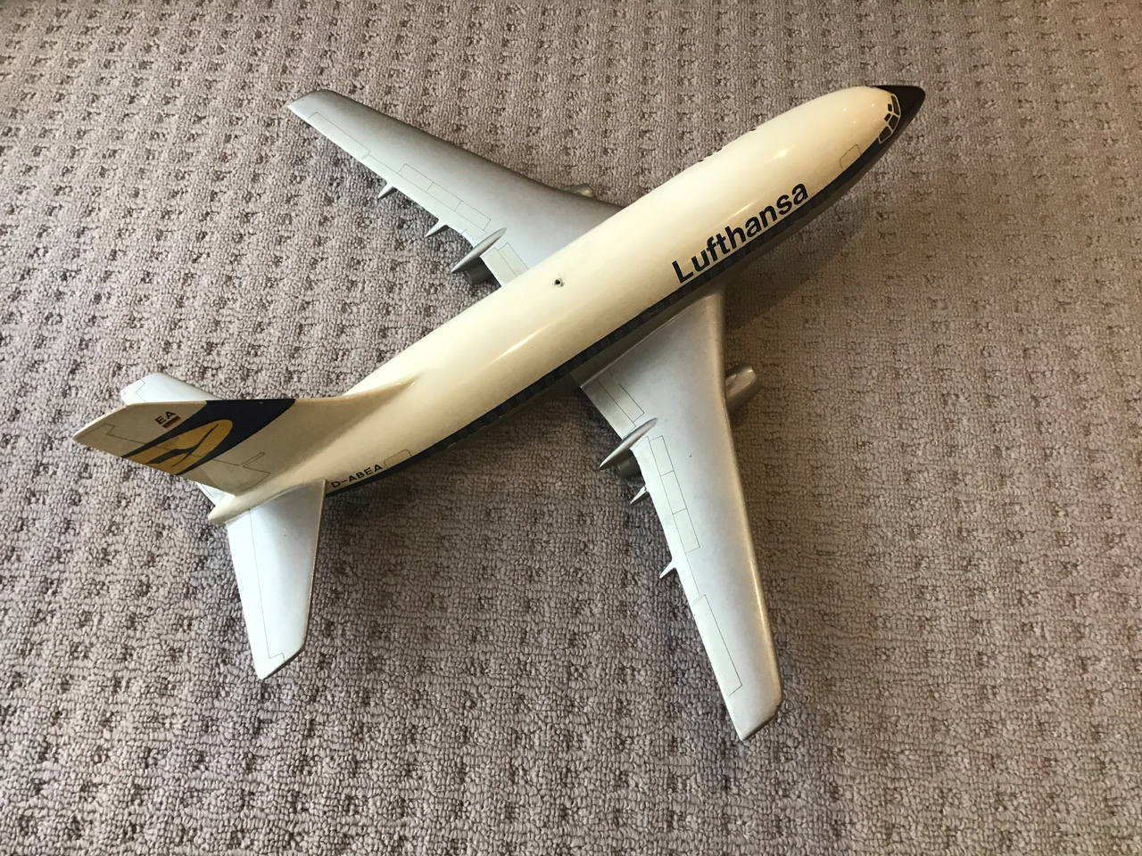 1/50 Lufthansa Boeing 737-100 model for sale