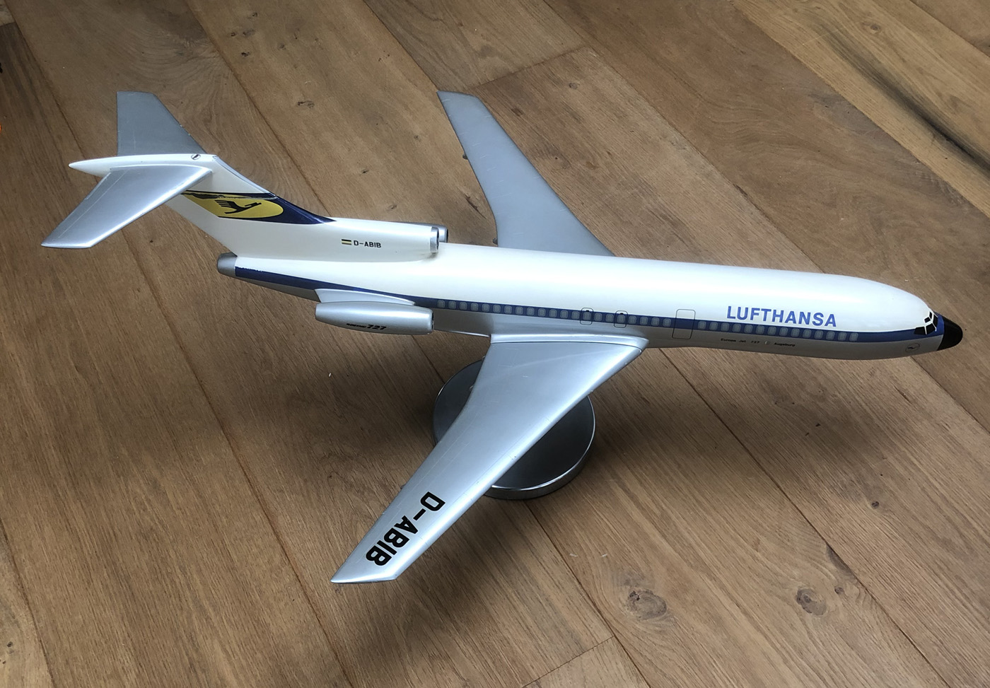 Raise Up 1/50 Lufthansa Boeing 727-100