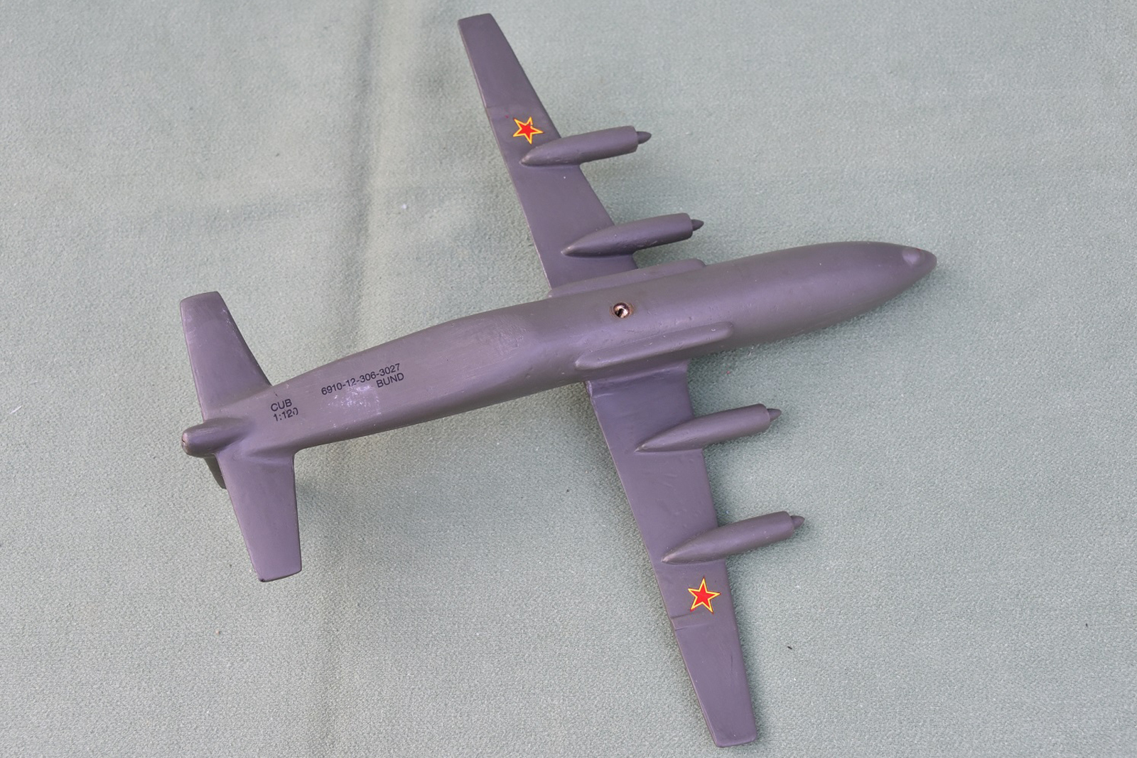 1/120 Antonov AN-12 Cub ID model for sale