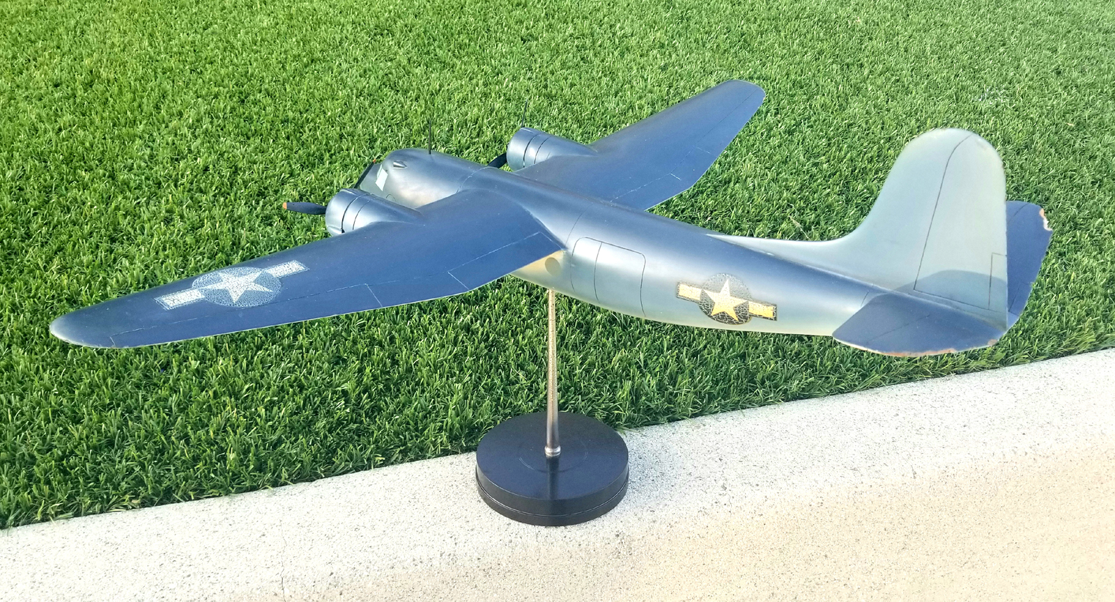 1/24 Douglas DC-5 model for sale