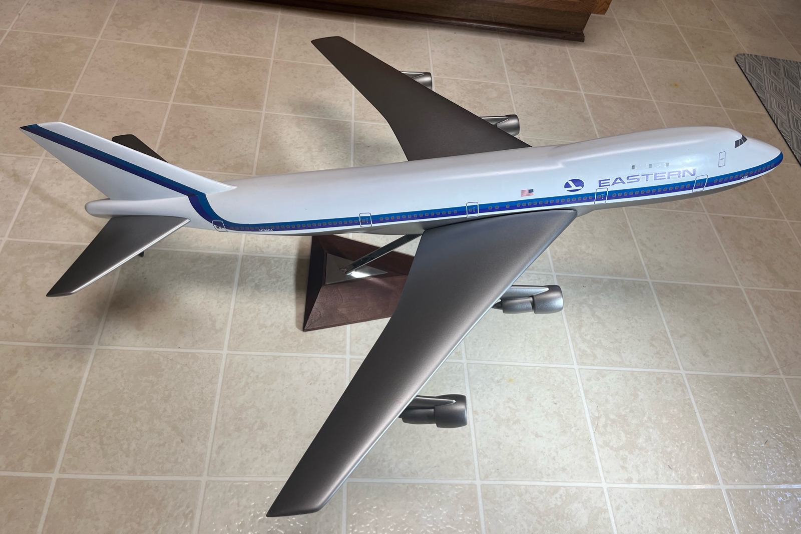 1/72 Eastern Boeing 747 Cutaway model for sale