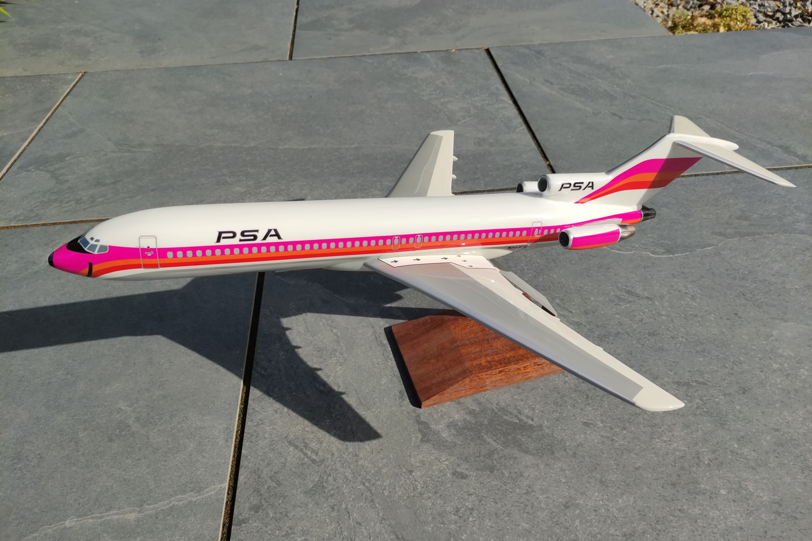 West Coast Aviation Models 1/72 PSA Boeing 727-200 model for sale