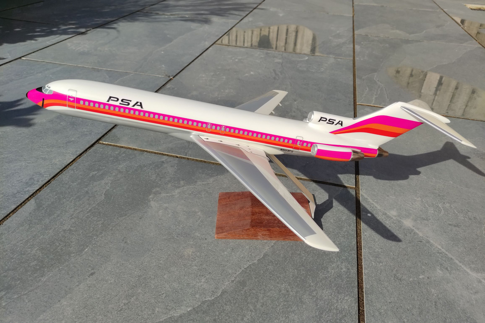 West Coast Aviation Models 1/72 PSA Boeing 727-200 model for sale