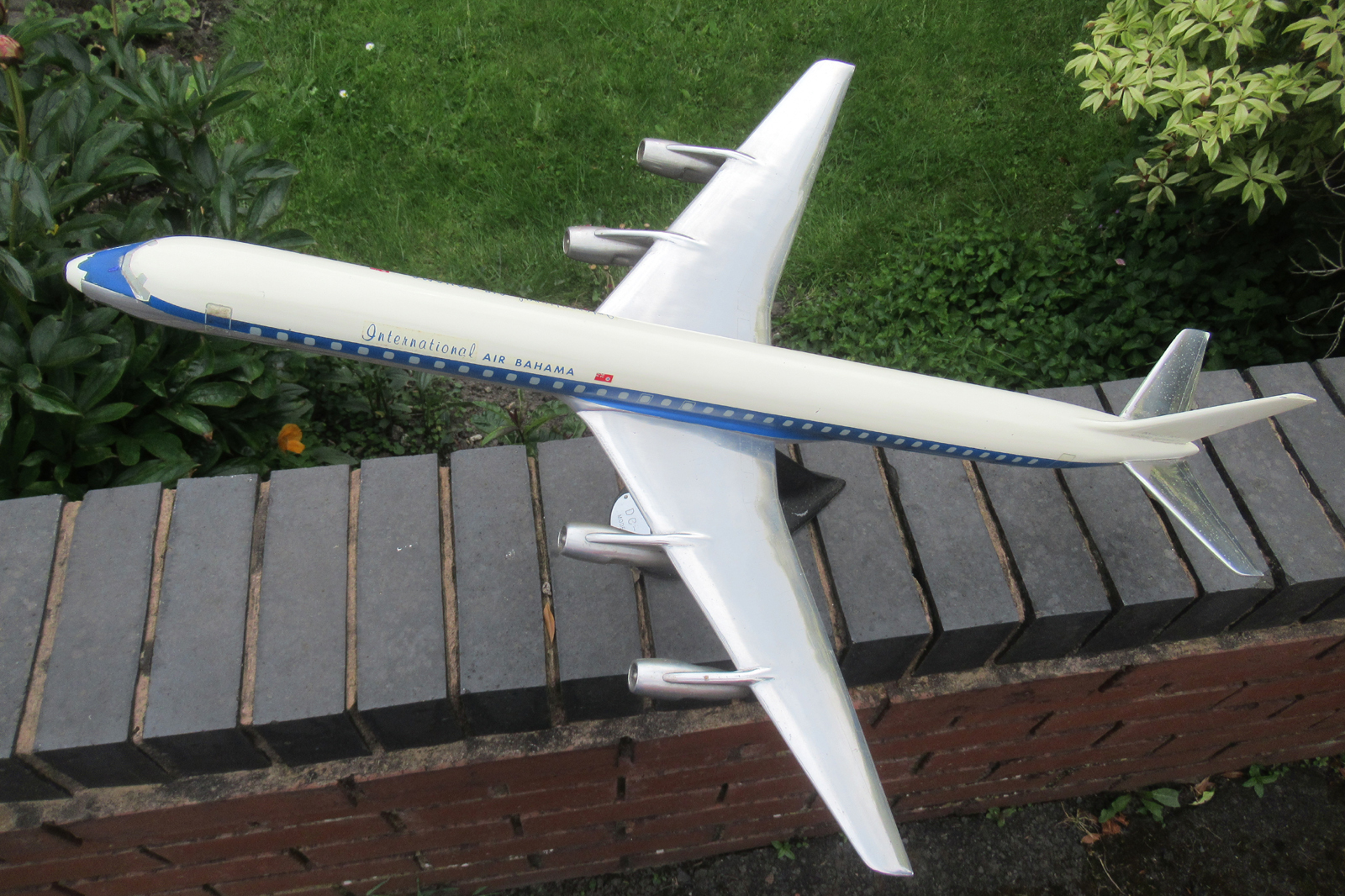 Douglas Factory Model DFM 1/72 Air Bahamas Douglas DC-8