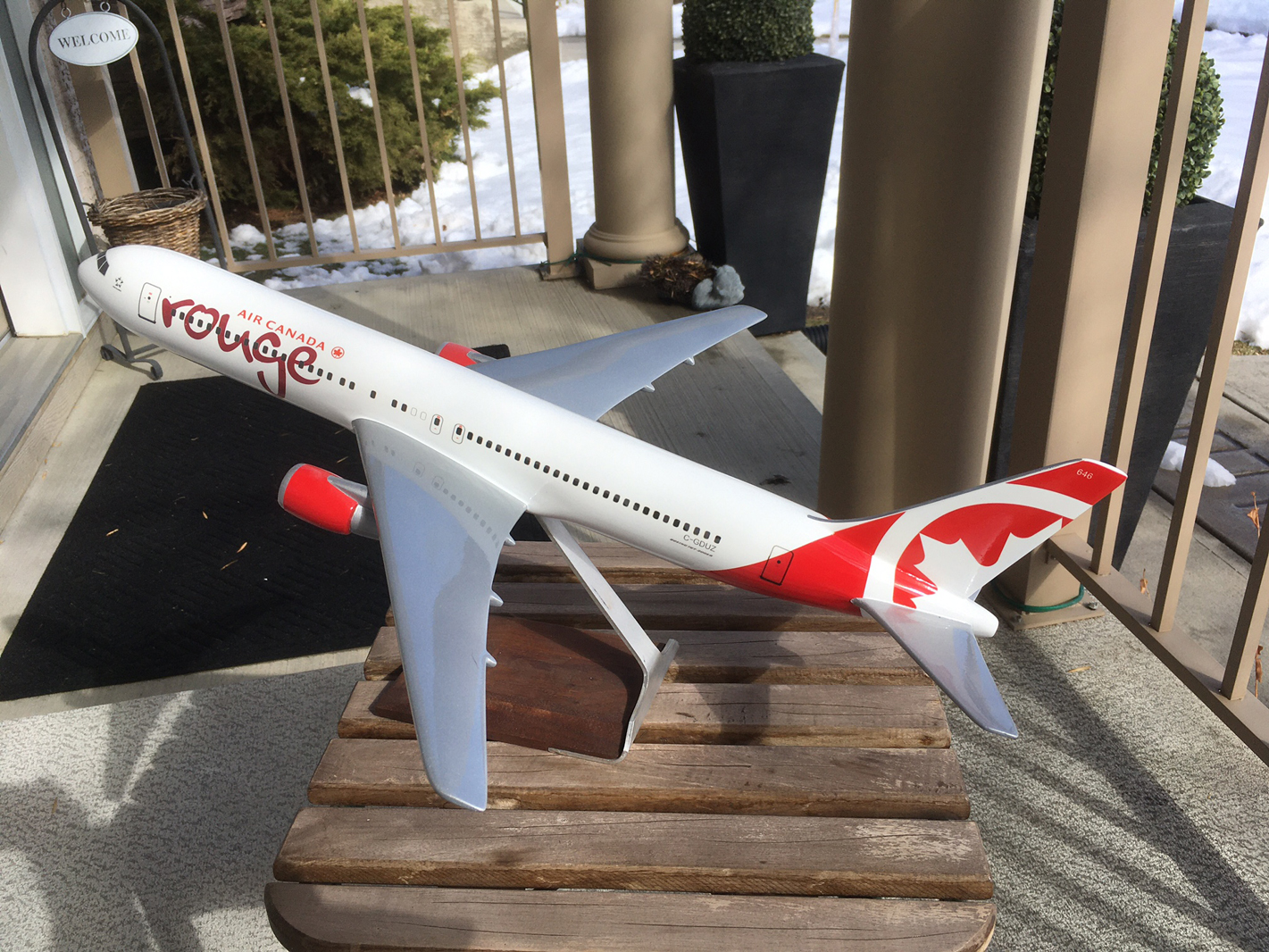 1/100 Air Canada Rouge Boeing 767 model for sale