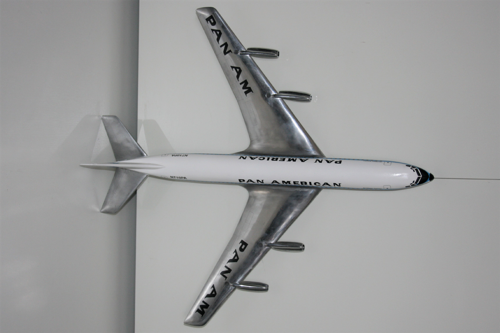 1/72 Pan American Boeing 707 model for sale