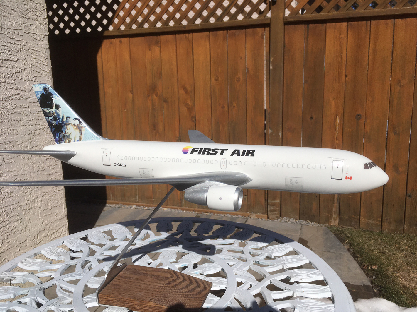 1/100 First Air Boeing 767-200 model for sale