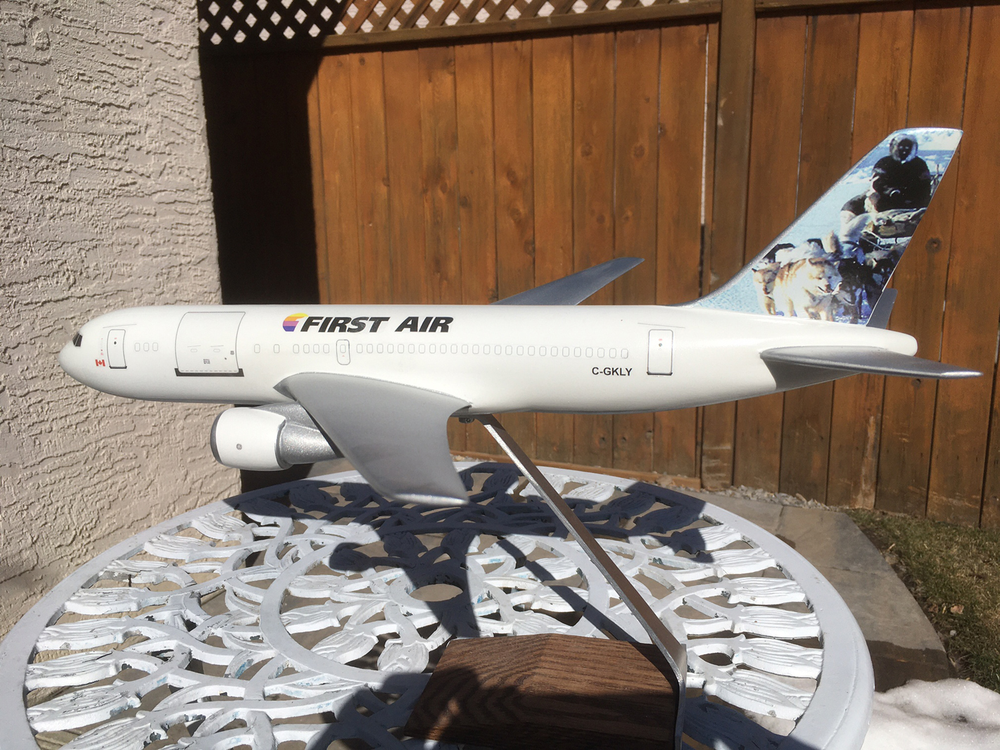 1/100 First Air Boeing 767-200 model for sale