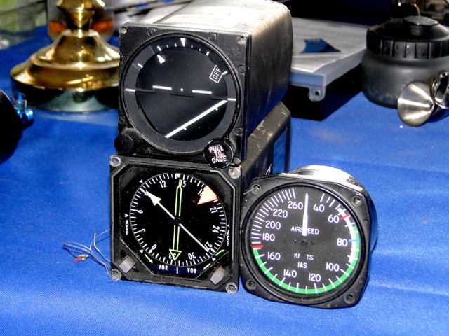 Non-servicable aircraft instruments for display purposes