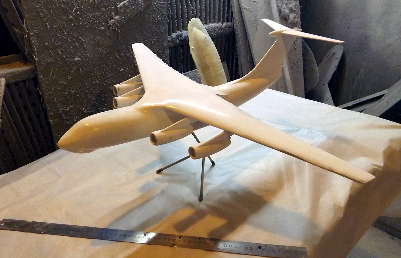 1/72 IL-76 model