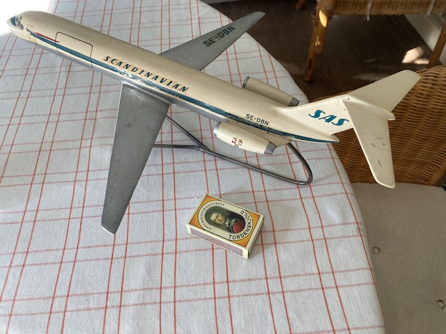 Fermo 1/100 SAS Douglas DC-9-33F Freightlinermodel for sale