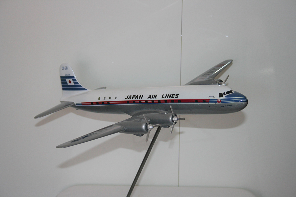 Raise Up 1/100 Japan Air Lines Douglas DC-6B restored model