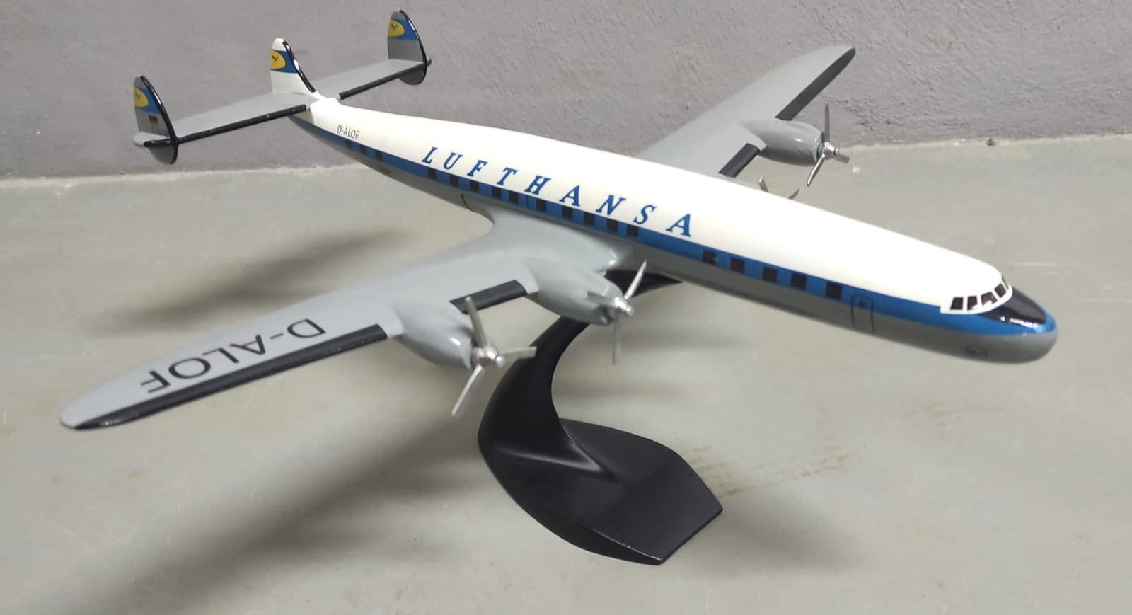 Schaarschmidt 1/100 Lufthansa Lockheed L-1049 Super Constellation restored model for sale