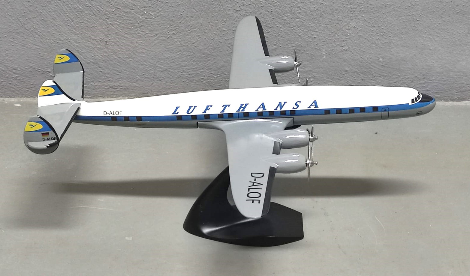 Schaarschmidt 1/100 Lufthansa Lockheed L-1049 Super Constellation restored model for sale