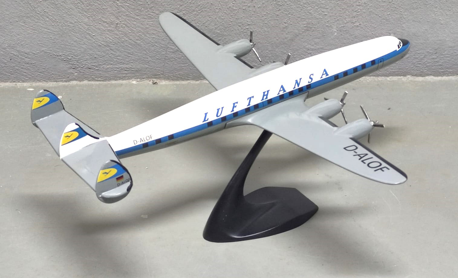 Schaarschmidt 1/100 Lufthansa Lockheed L-1049 Super Constellation restored model for sale