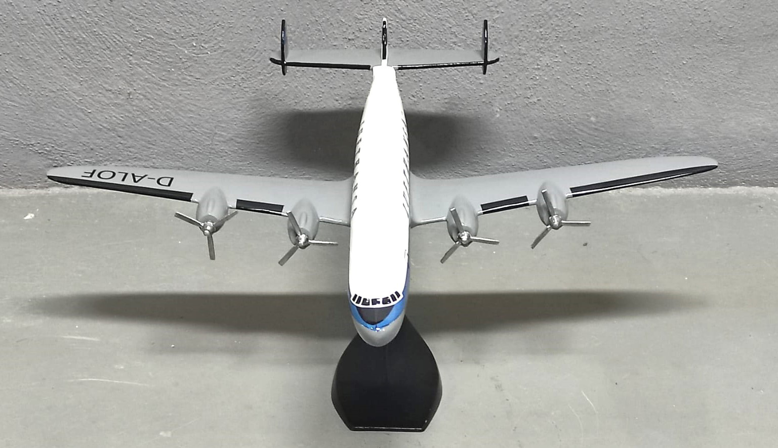 Schaarschmidt 1/100 Lufthansa Lockheed L-1049 Super Constellation restored model for sale