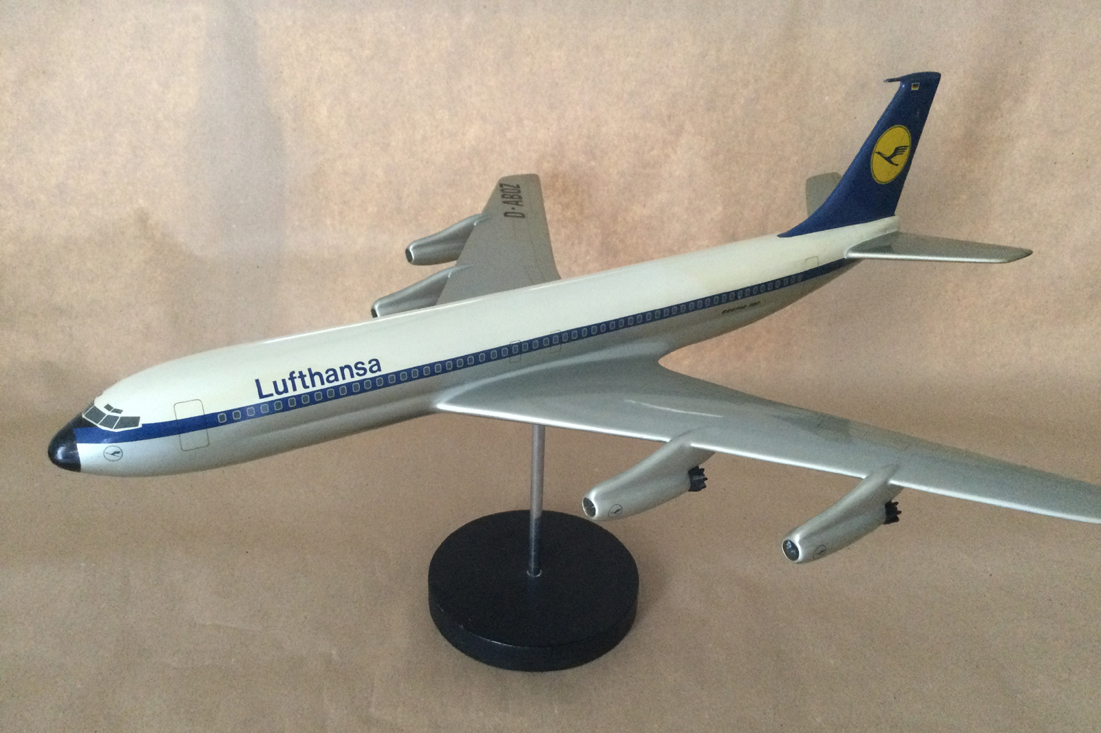 AGM 1/100 Lufthansa Boeing 707-430 model for sale