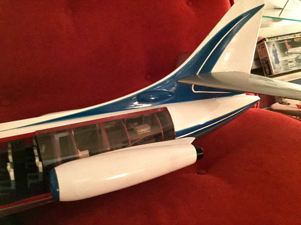 MEE 1/20 Air France Caravelle cutaway model