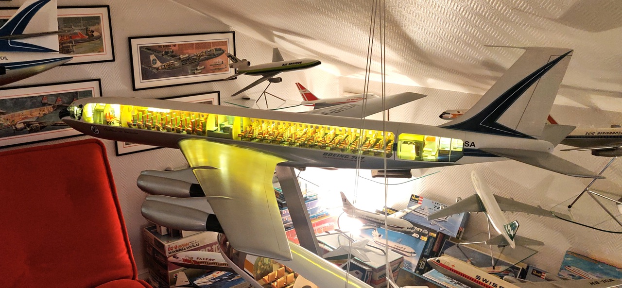 Maquette d'etude et d'exposition MEE 1/24 Air France Boeing 707 cutaway model