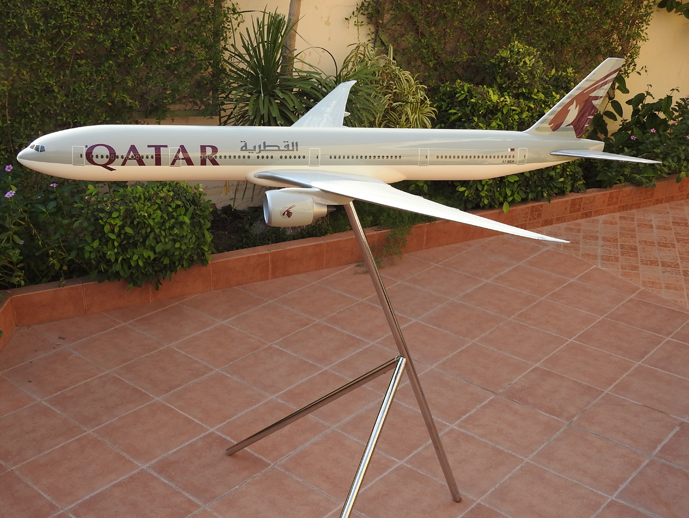 Pacmin 1/50 Qatar Airways Boeing 777-300ER